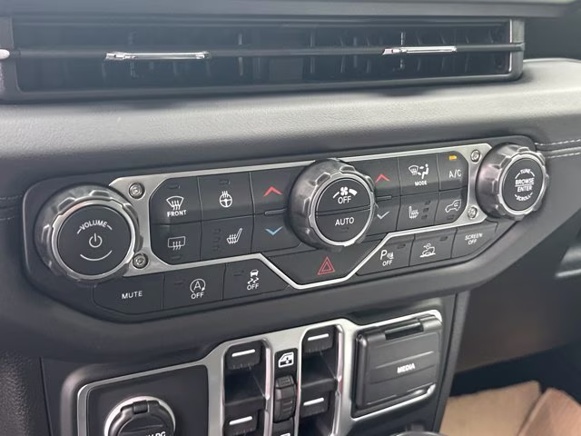 2026 41 Jeep Wrangler Sahara 4X4 Convertible