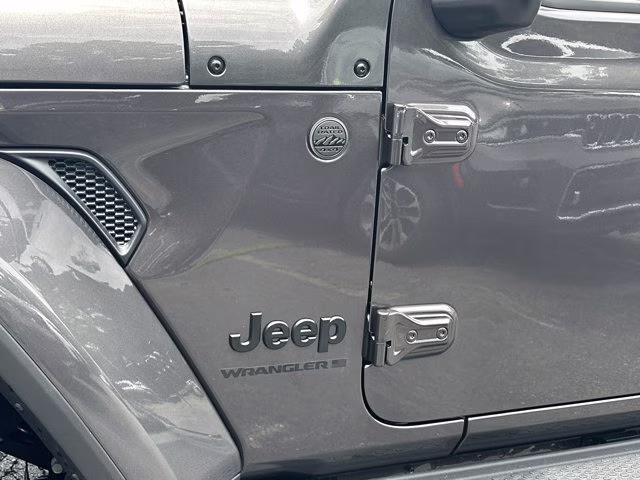 2026 Granite Crystal Metallic Clearcoat Jeep Wrangler Sahara 4X4 Convertible