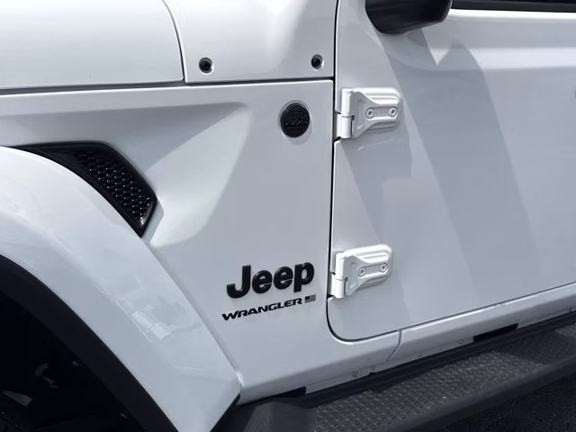 2026 Bright White Clearcoat Jeep Wrangler Sahara 4X4 Convertible