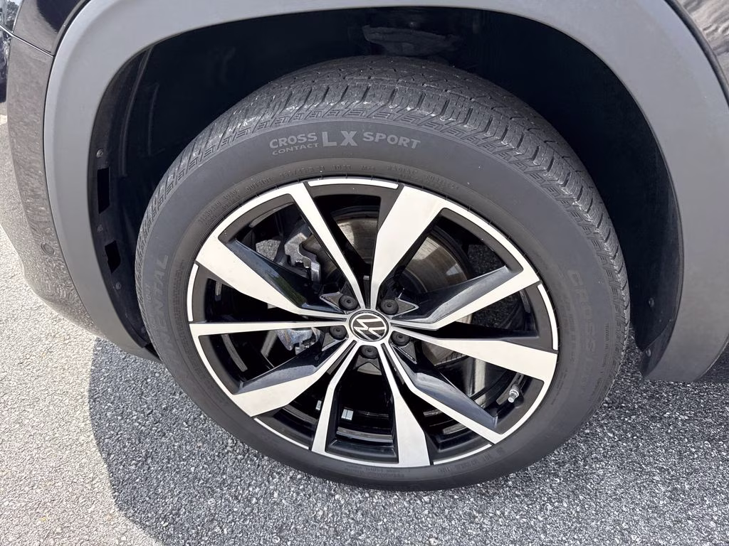 2024 Deep Black Volkswagen Atlas 2.0T SEL Premium R-Line AWD SUV