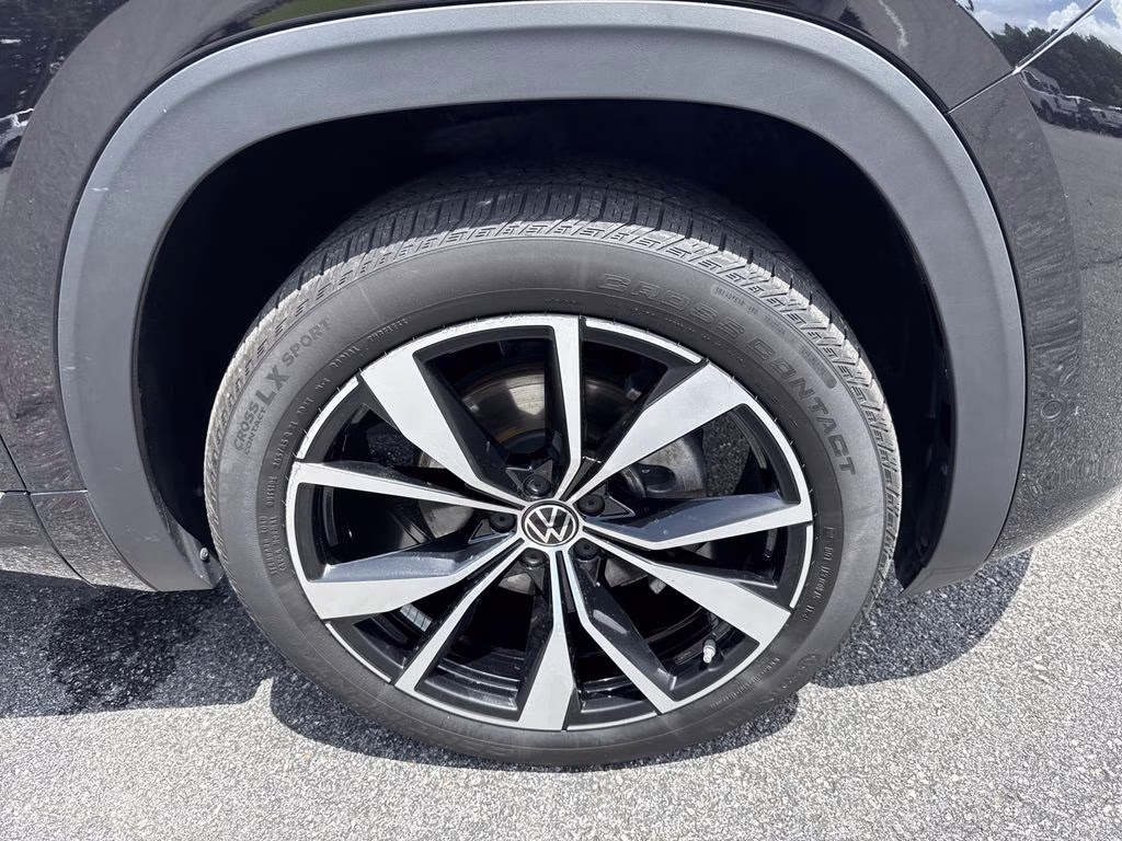 2024 Deep Black Volkswagen Atlas 2.0T SEL Premium R-Line AWD SUV