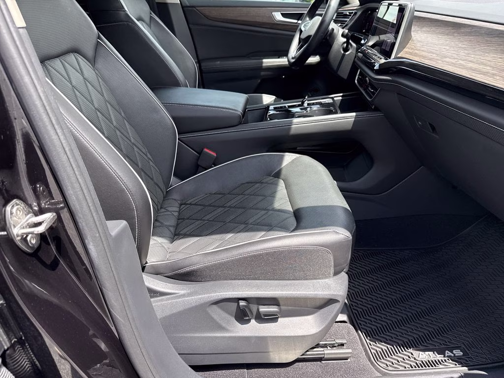 2024 Deep Black Volkswagen Atlas 2.0T SEL Premium R-Line AWD SUV