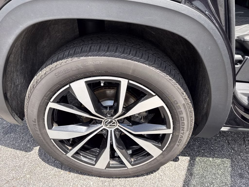 2024 Deep Black Volkswagen Atlas 2.0T SEL Premium R-Line AWD SUV