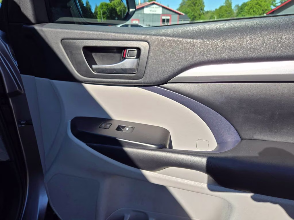 2019 Predawn Gray Mica Toyota Highlander XLE AWD SUV