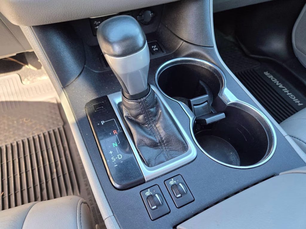 2019 Predawn Gray Mica Toyota Highlander XLE AWD SUV