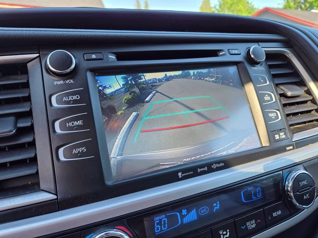 2019 Predawn Gray Mica Toyota Highlander XLE AWD SUV
