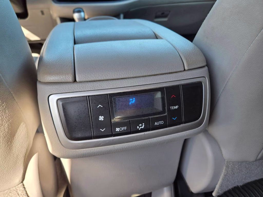 2019 Predawn Gray Mica Toyota Highlander XLE AWD SUV