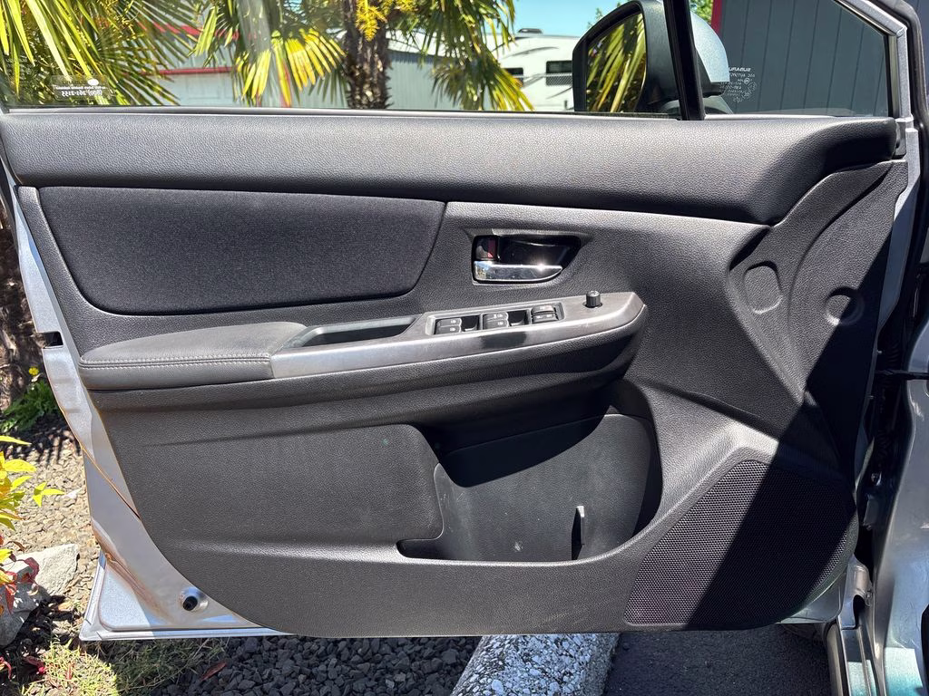 2015 Ice Silver Metallic Subaru XV Crosstrek 2.0i Premium AWD SUV
