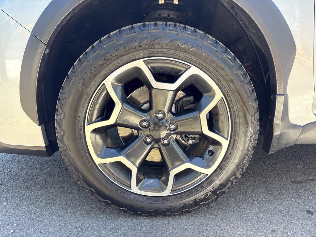 2015 Ice Silver Metallic Subaru XV Crosstrek 2.0i Premium AWD SUV