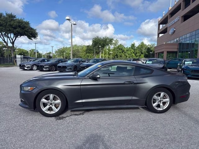2017 Magnetic Metallic Ford Mustang V6 RWD Coupe