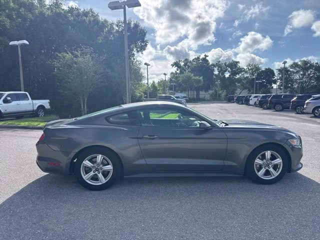 2017 Magnetic Metallic Ford Mustang V6 RWD Coupe