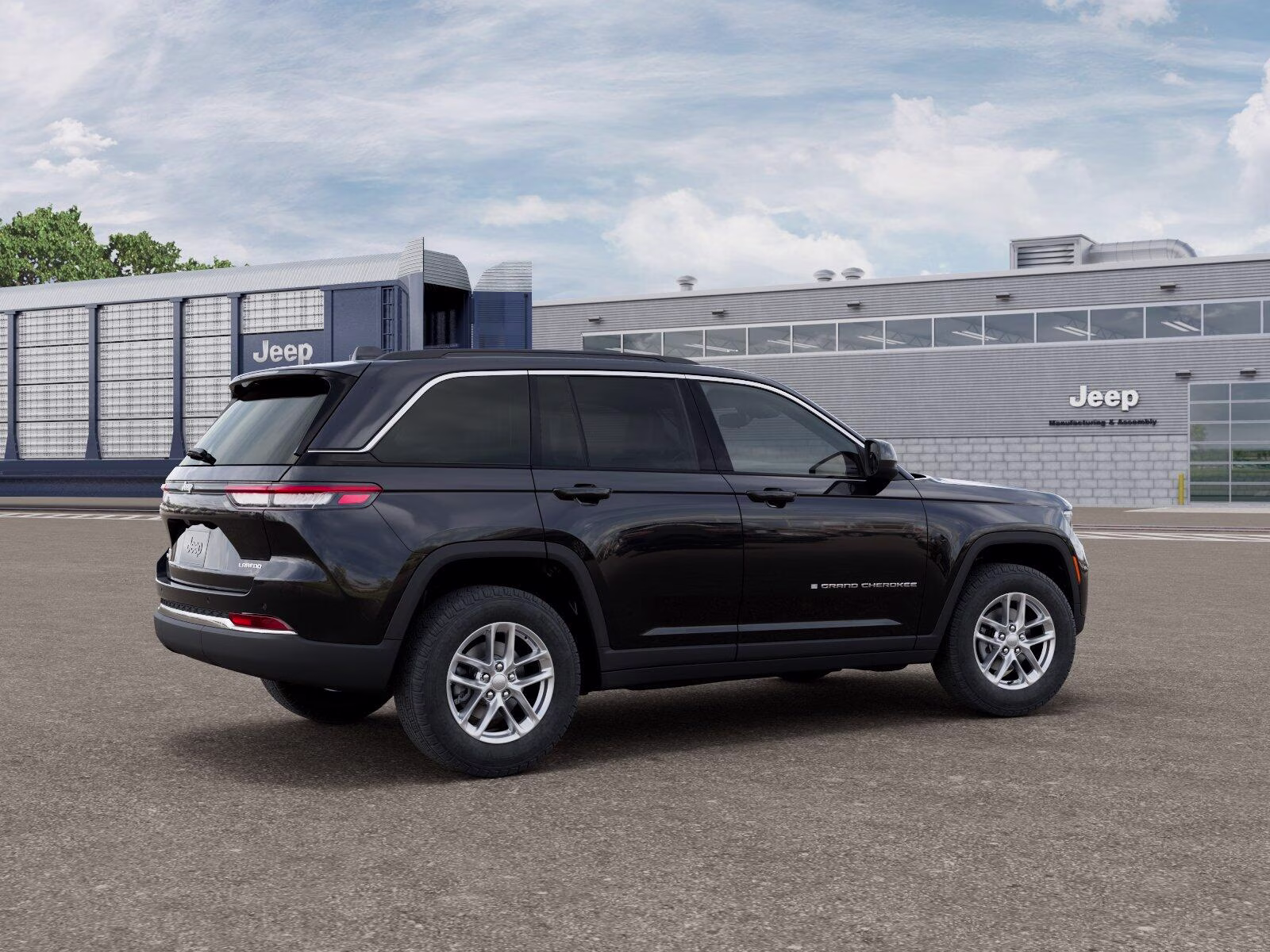 2026 Diamond Black Crystal Pearl Coat Jeep Grand Cherokee Grand Cherokee Laredo 4x4 4X4 SUV