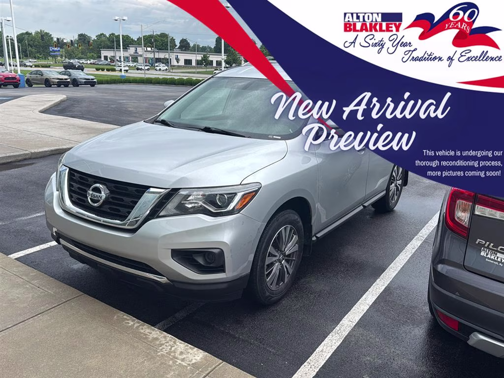 2019 Brilliant Silver Metallic Nissan Pathfinder S 4X4 SUV