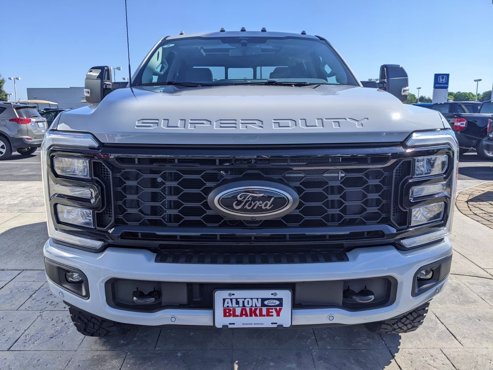 2026 Avalanche Gray Ford Super Duty F-250 SRW LARIAT 4X4 Truck