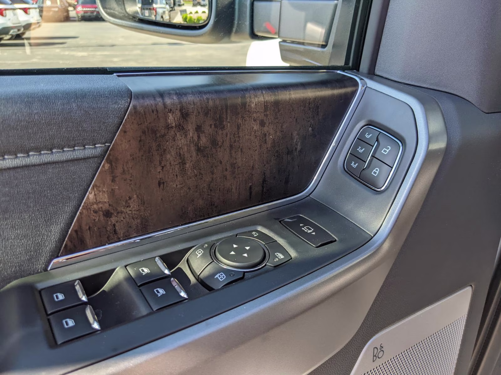 2026 Avalanche Gray Ford Super Duty F-250 SRW LARIAT 4X4 Truck