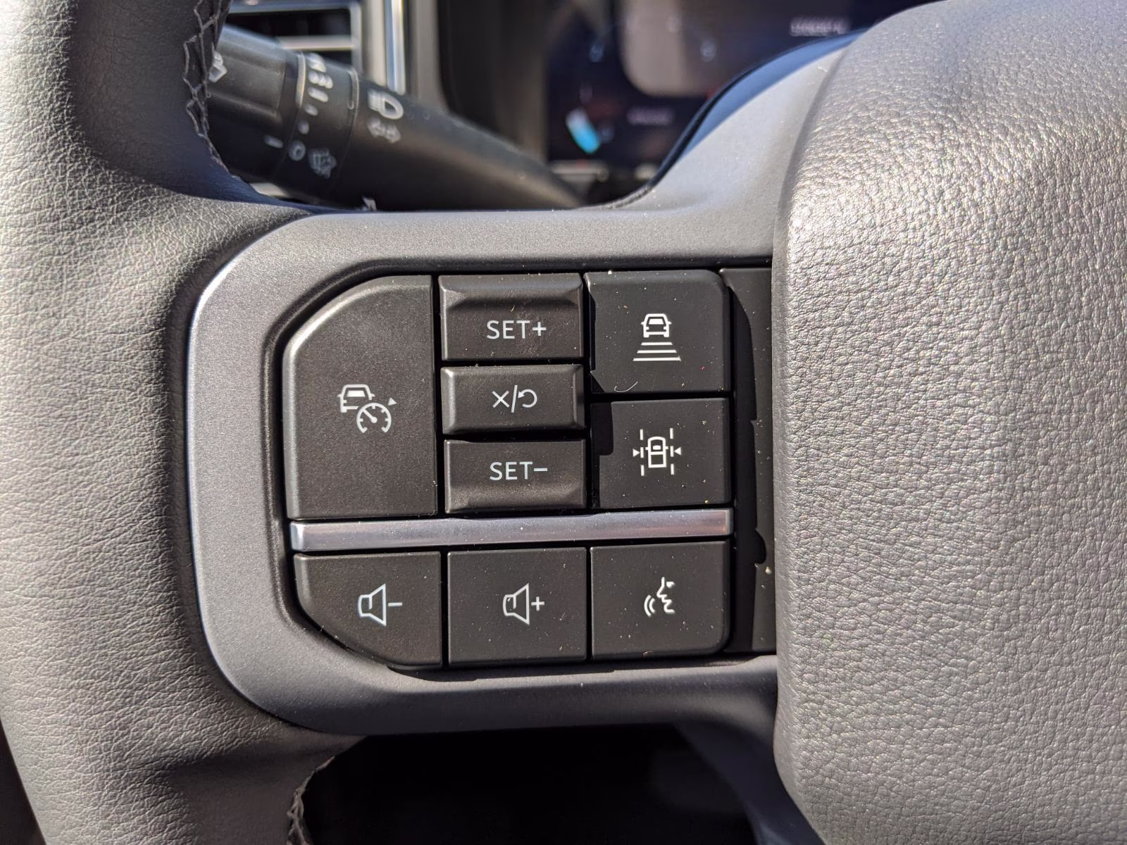 2026 Avalanche Gray Ford Super Duty F-250 SRW LARIAT 4X4 Truck