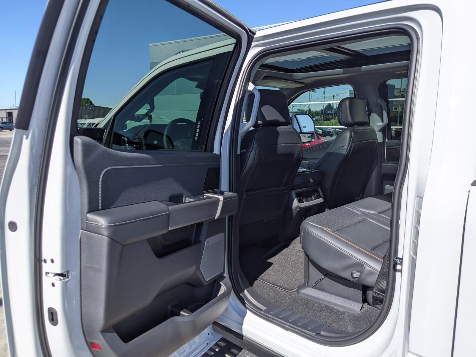 2026 Avalanche Gray Ford Super Duty F-250 SRW LARIAT 4X4 Truck