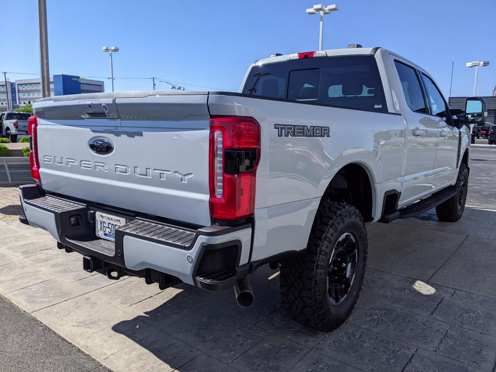 2026 Avalanche Gray Ford Super Duty F-250 SRW LARIAT 4X4 Truck