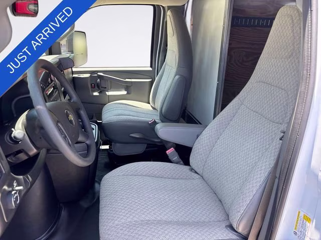 2026 Summit White Chevrolet Express Cutaway 3500 1WT RWD Long Wheelbase