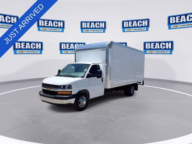 2026 Summit White Chevrolet Express Cutaway 3500 1WT RWD Long Wheelbase