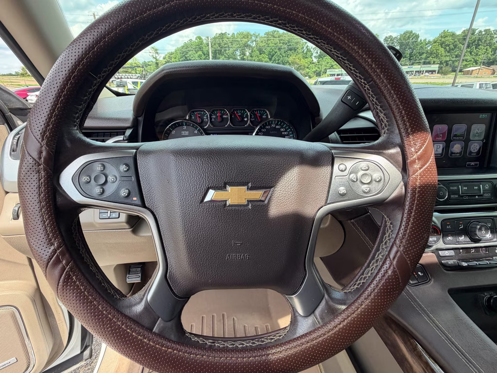 2016 Iridescent Pearl Tricoat Chevrolet Suburban LT RWD SUV