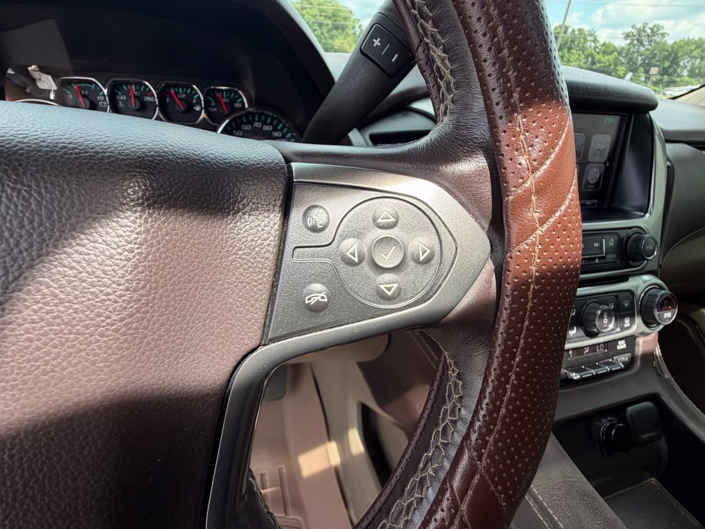 2016 Iridescent Pearl Tricoat Chevrolet Suburban LT RWD SUV