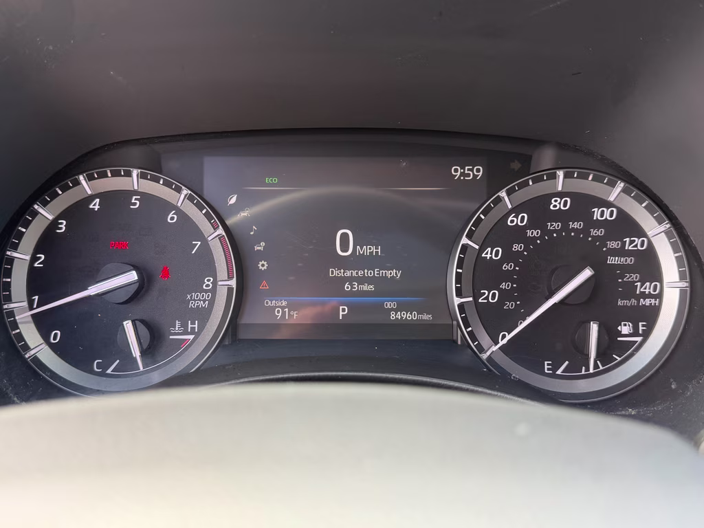 2021 Blizzard Pearl Toyota Highlander XLE FWD SUV