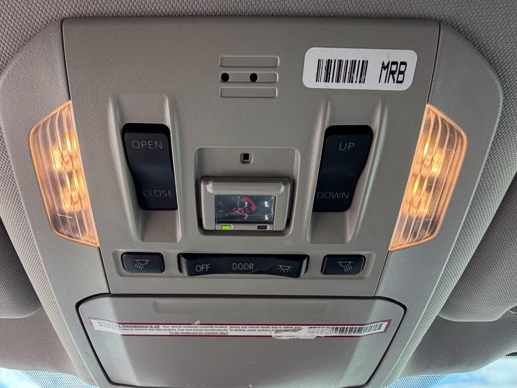 2021 Blizzard Pearl Toyota Highlander XLE FWD SUV
