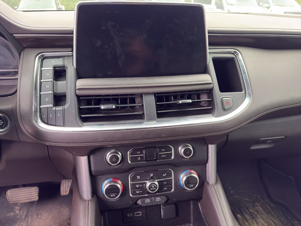2023 Pearl Beige Metallic GMC Yukon SLE RWD SUV