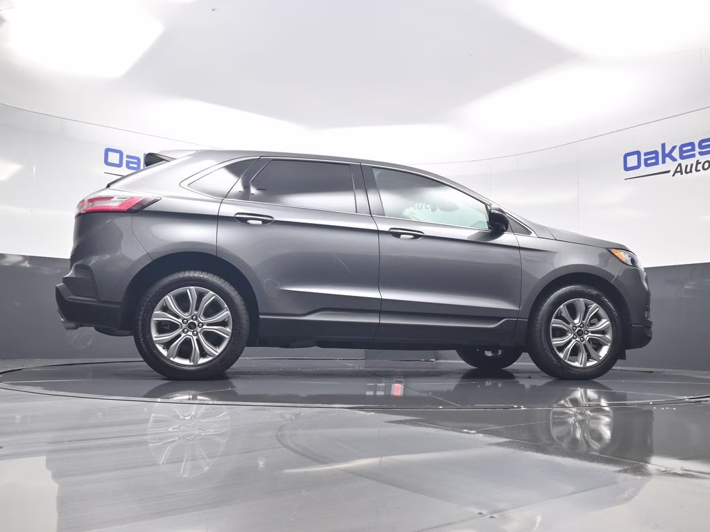 2024 Gray Metallic Ford Edge Titanium AWD SUV