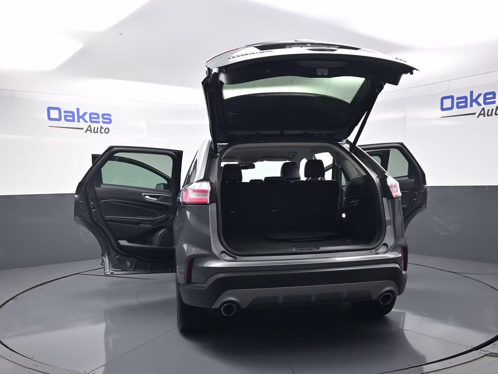 2024 Gray Metallic Ford Edge Titanium AWD SUV
