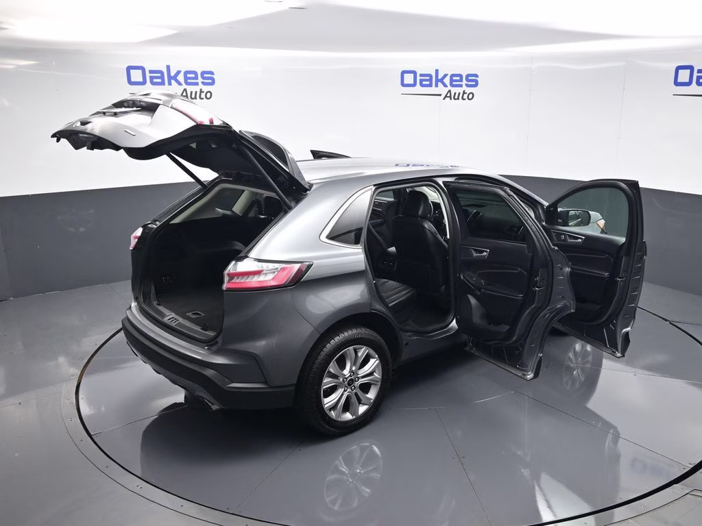 2024 Gray Metallic Ford Edge Titanium AWD SUV