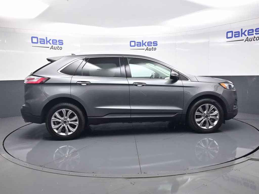 2024 Gray Metallic Ford Edge Titanium AWD SUV
