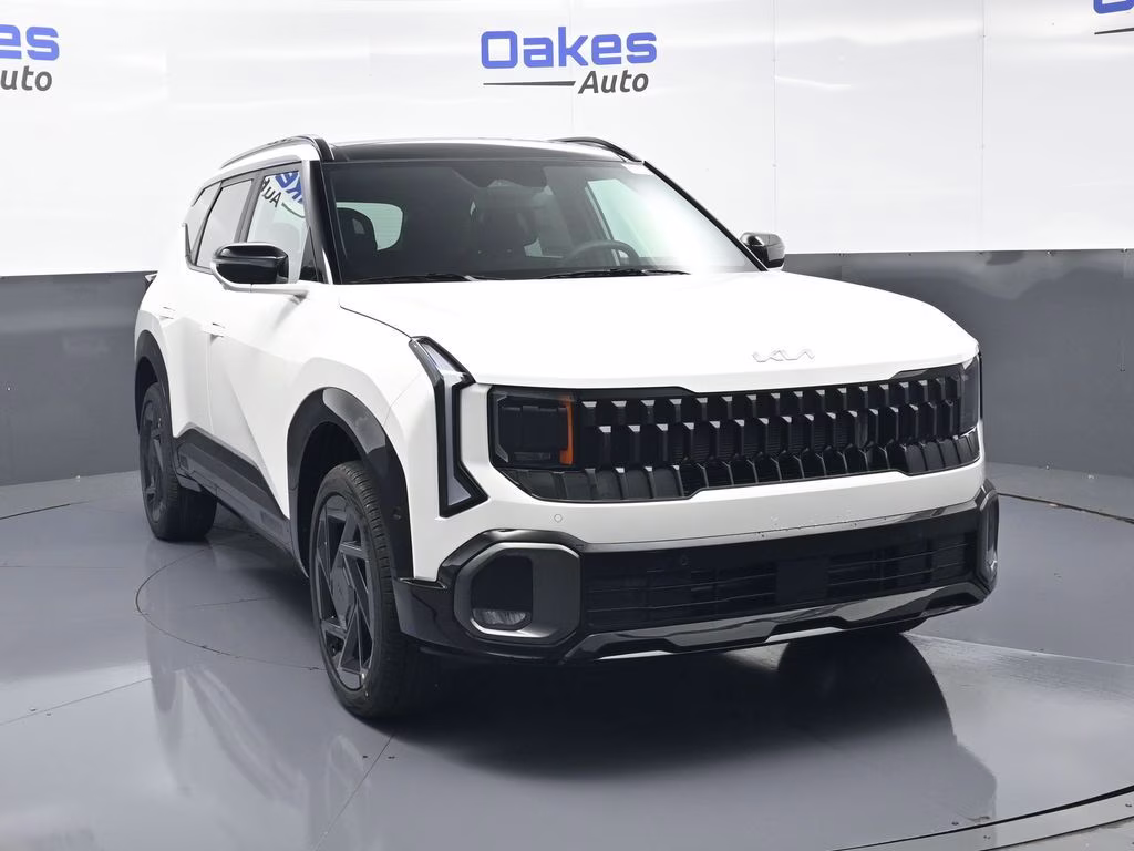 2027 Snow White Pearl Kia Seltos X-Line AWD SUV