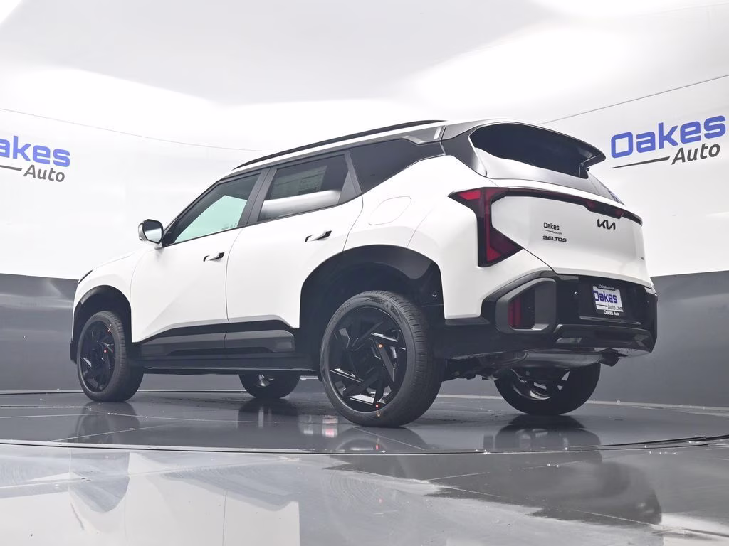 2027 Snow White Pearl Kia Seltos X-Line AWD SUV