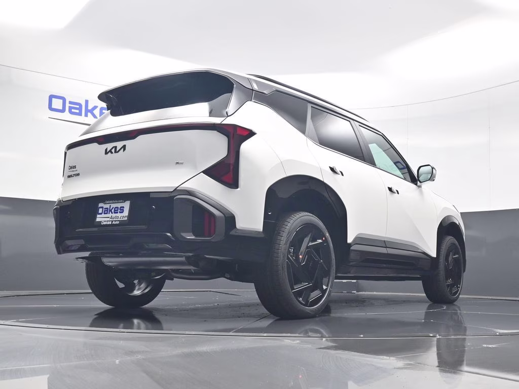 2027 Snow White Pearl Kia Seltos X-Line AWD SUV