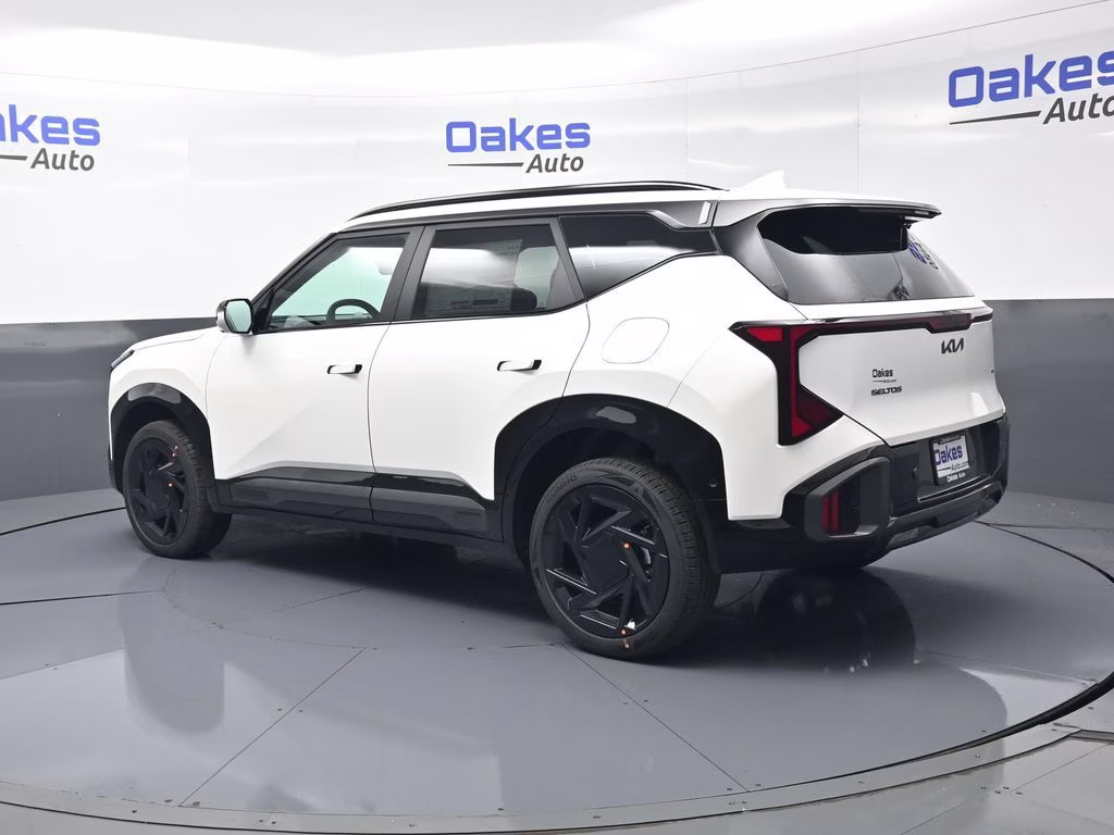 2027 Snow White Pearl Kia Seltos X-Line AWD SUV