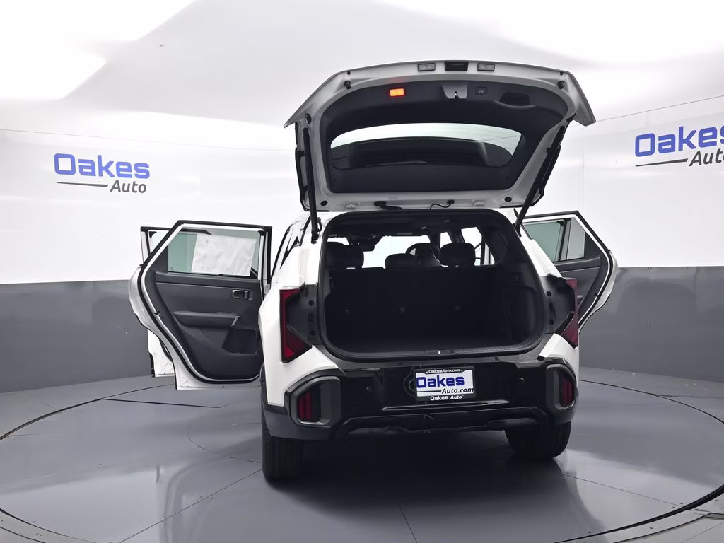 2027 Snow White Pearl Kia Seltos X-Line AWD SUV