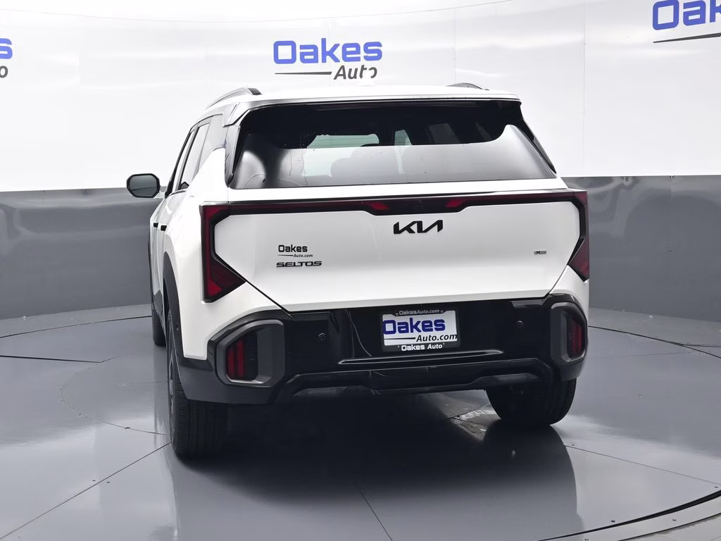 2027 Snow White Pearl Kia Seltos X-Line AWD SUV