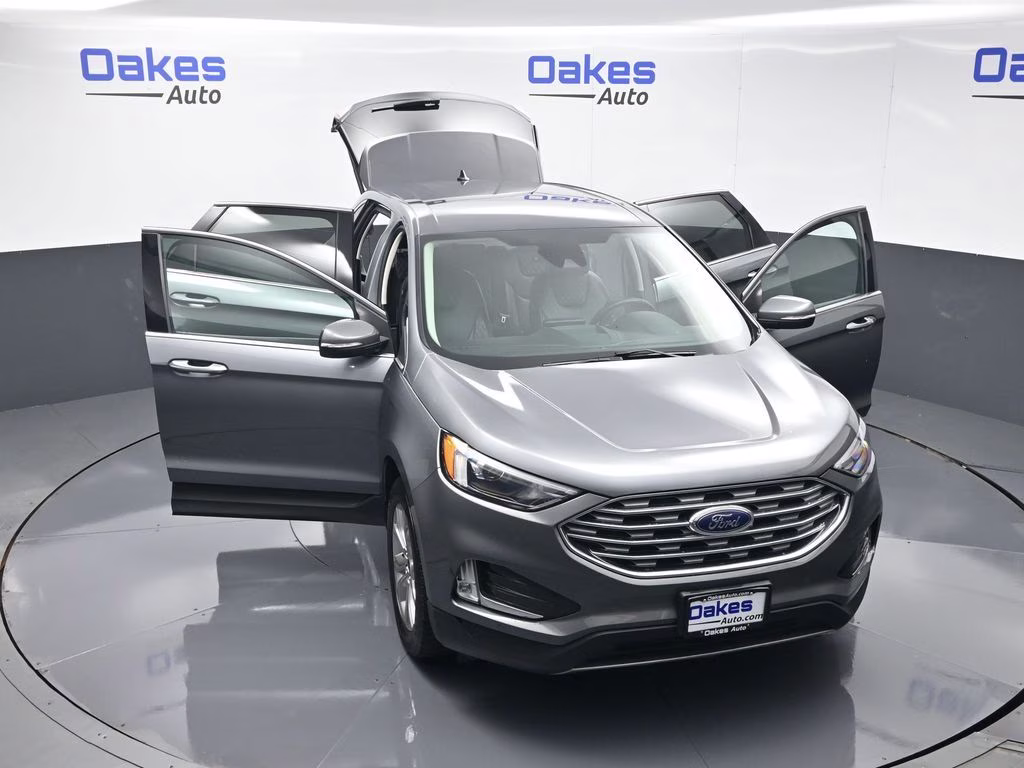 2024 Gray Metallic Ford Edge Titanium AWD SUV