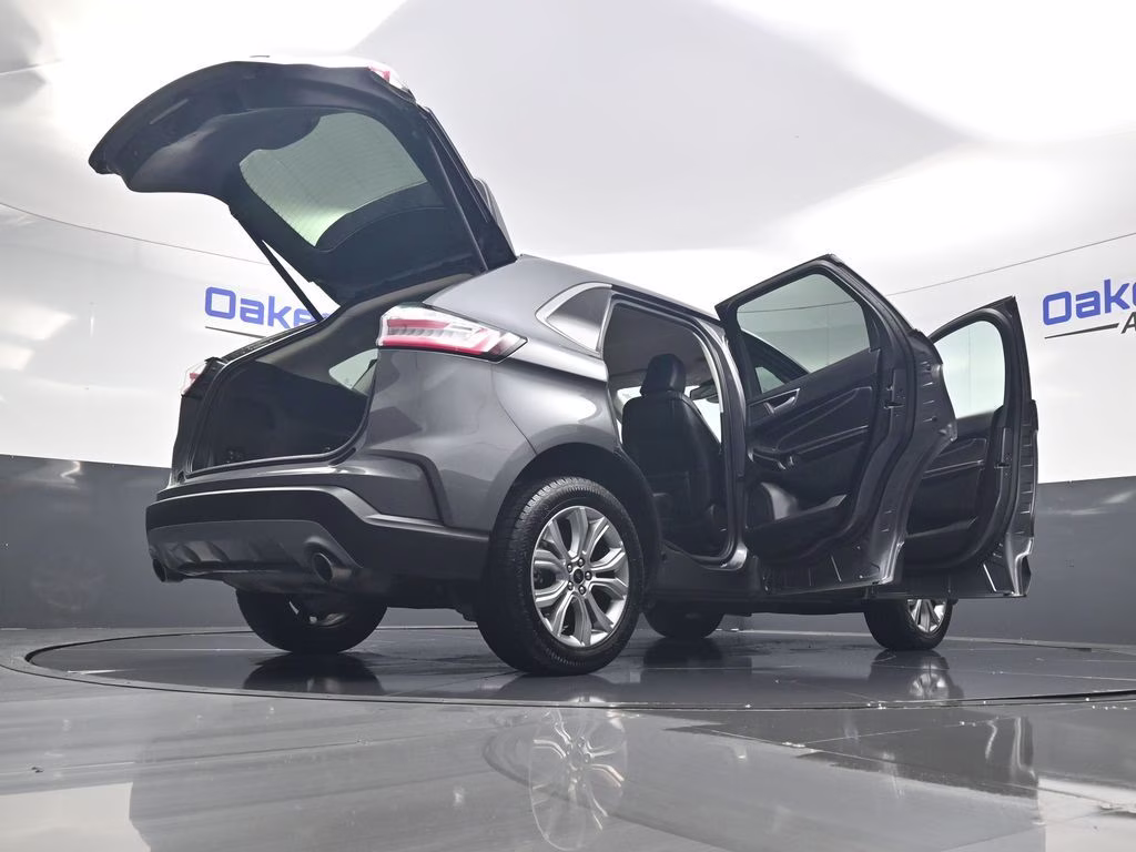 2024 Gray Metallic Ford Edge Titanium AWD SUV