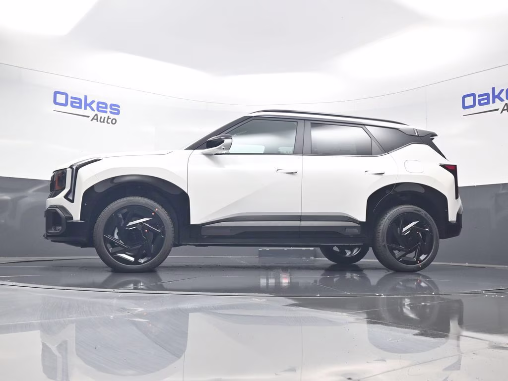 2027 Snow White Pearl Kia Seltos X-Line AWD SUV