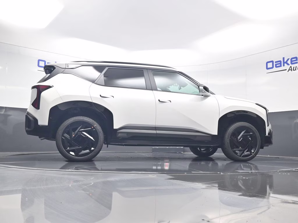 2027 Snow White Pearl Kia Seltos X-Line AWD SUV