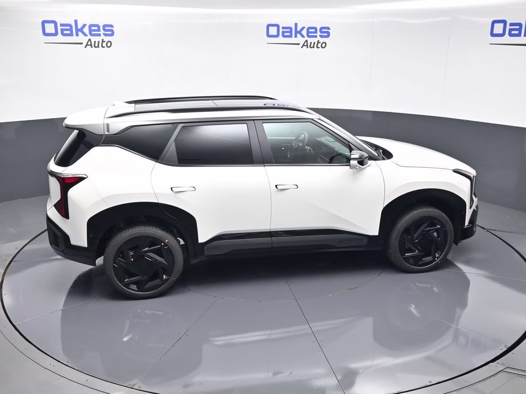 2027 Snow White Pearl Kia Seltos X-Line AWD SUV