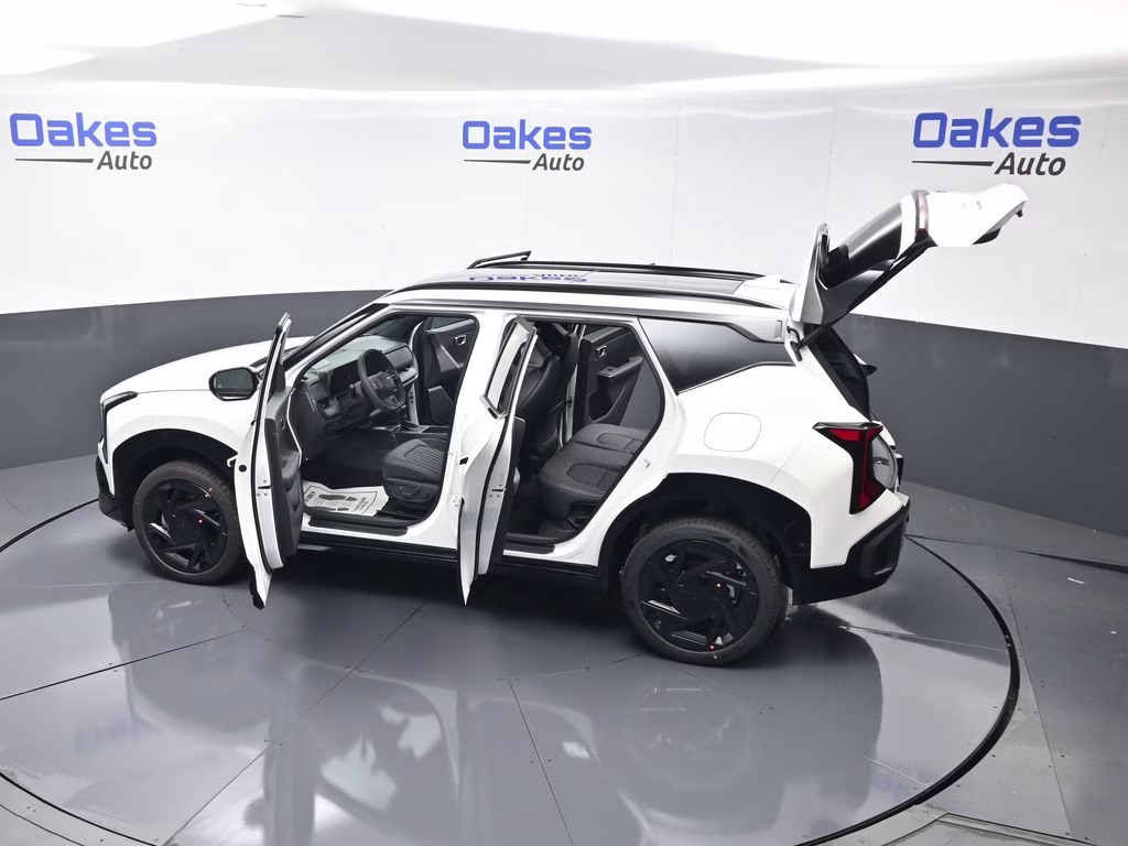 2027 Snow White Pearl Kia Seltos X-Line AWD SUV