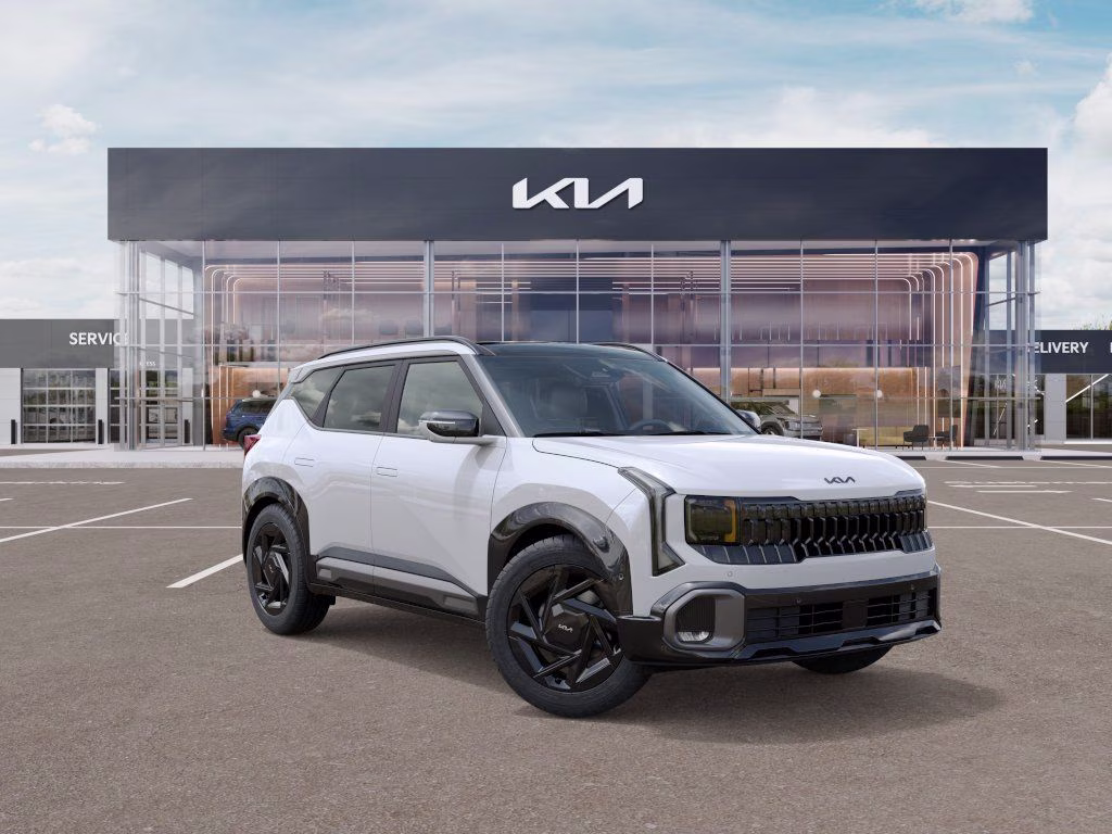 2027 Snow White Pearl Kia Seltos X-Line AWD SUV