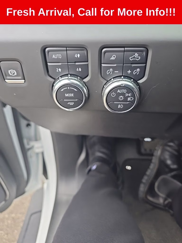 2025 Summit White GMC Sierra 1500 AT4 4X4 Truck