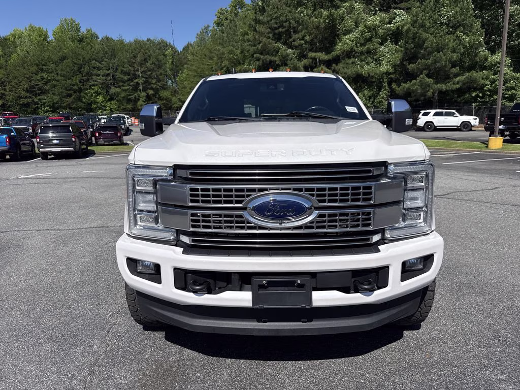 2019 White Platinum Metallic Tri-Coat Ford Super Duty F-250 SRW Platinum 4X4 Truck