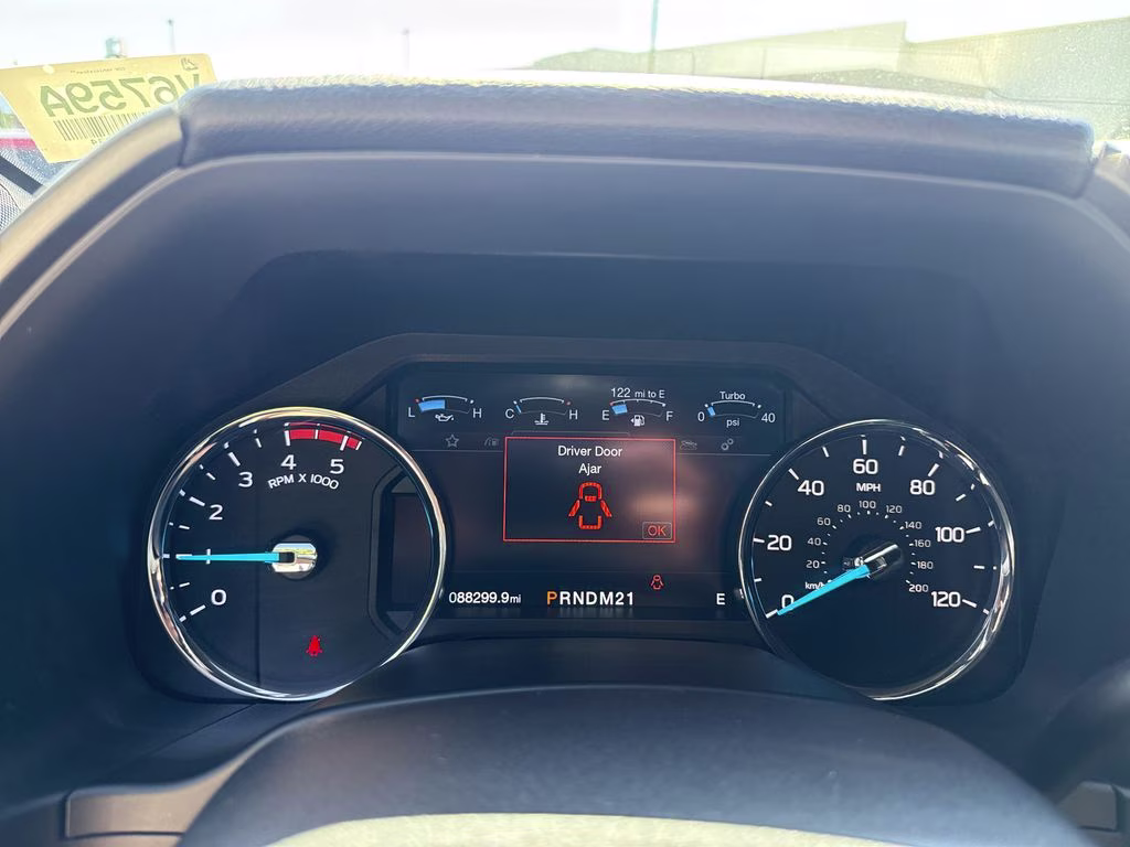 2019 White Platinum Metallic Tri-Coat Ford Super Duty F-250 SRW Platinum 4X4 Truck