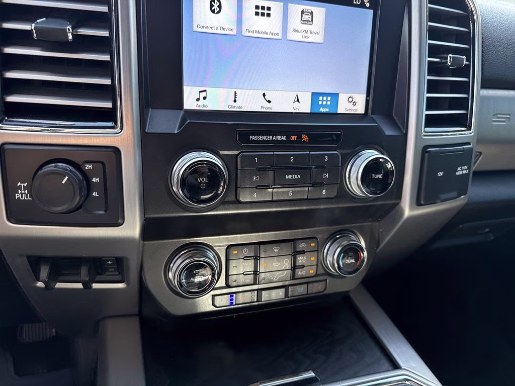 2019 White Platinum Metallic Tri-Coat Ford Super Duty F-250 SRW Platinum 4X4 Truck